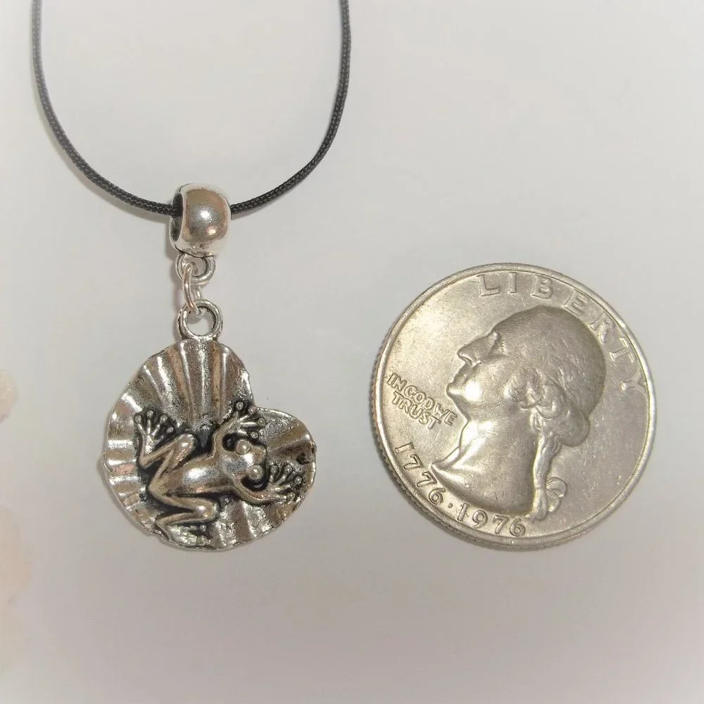 Necklace, Pendant, Frog Necklace, Silver Frog Necklace, Frog Jewelry, NWT 8047